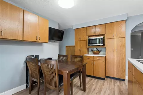 Dining - 10611 Hawks Haven Rd, Cedar Rapids, IA 52411 photo 3 of 3