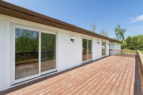 Exterior - 10611 Hawks Haven Rd, Cedar Rapids, IA 52411 photo 3 of 15