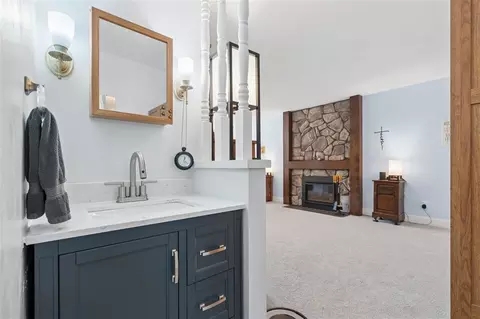 Bath - 10611 Hawks Haven Rd, Cedar Rapids, IA 52411 photo 2 of 4