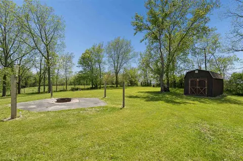 Exterior - 10611 Hawks Haven Rd, Cedar Rapids, IA 52411 photo 5 of 15