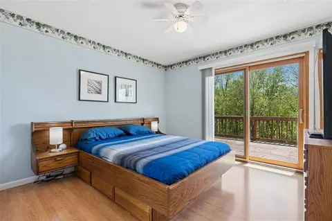 Bedroom - 10611 Hawks Haven Rd, Cedar Rapids, IA 52411 photo 5 of 5