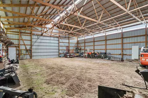 Exterior - 10611 Hawks Haven Rd, Cedar Rapids, IA 52411 photo 7 of 15