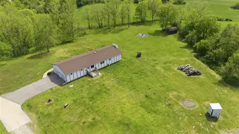 View/Area - 10611 Hawks Haven Rd, Cedar Rapids, IA 52411 photo 2 of 5