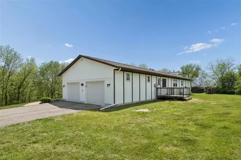 Exterior - 10611 Hawks Haven Rd, Cedar Rapids, IA 52411 photo 14 of 15