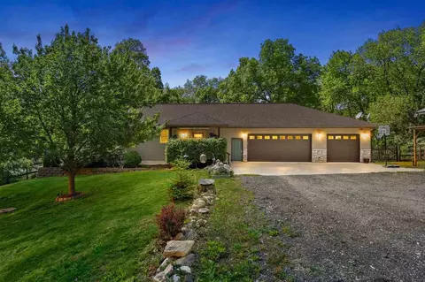 2457 125th Dr, Marengo, IA 52301