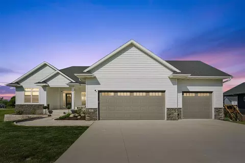 955 16th Ave SW, Mount Vernon, IA 52314