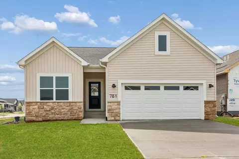 781 Chamberlin Ln, North Liberty, IA 52317