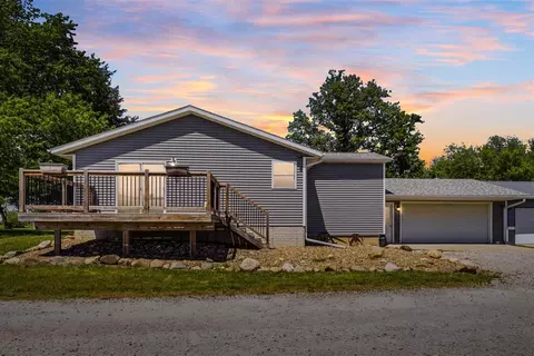 7850 20th Ave, Blairstown, IA 52209