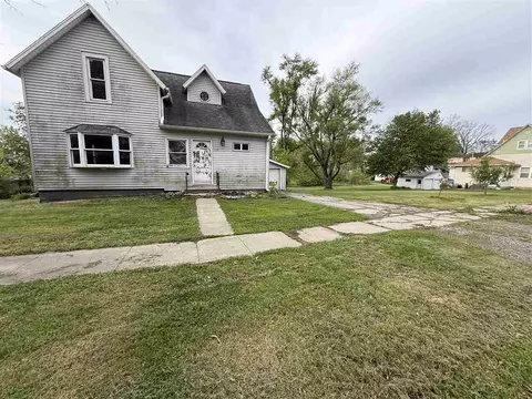 127 W Clark St, North English, IA 52316