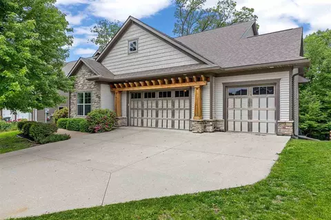 856 Sugar Loaf Cir, Iowa City, IA 52245