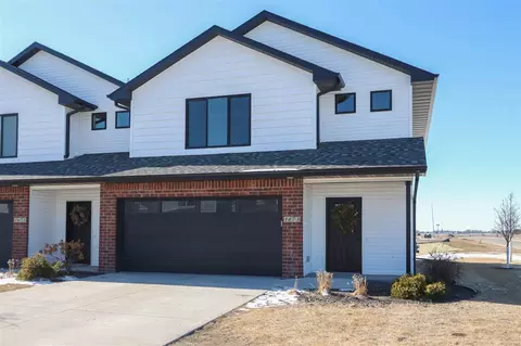 1673 Aspen Ct, North Liberty, IA 52317