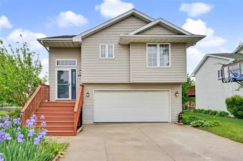 502 Mont Clair St, Solon, IA 52333