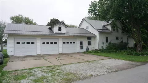 300 E Linn St, Lone Tree, IA 52755