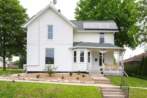 839 S Marion Ave, Washington, IA 52353