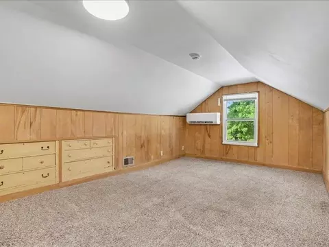 Bedroom - 111 NE 34th St, Cedar Rapids, IA 52402 photo 3 of 3