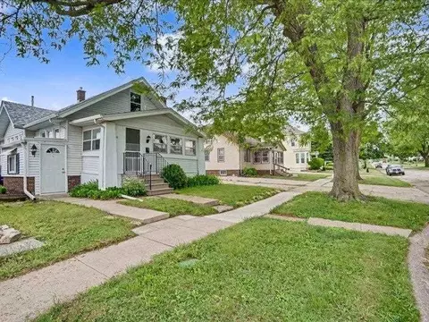 111 NE 34th St, Cedar Rapids, IA 52402