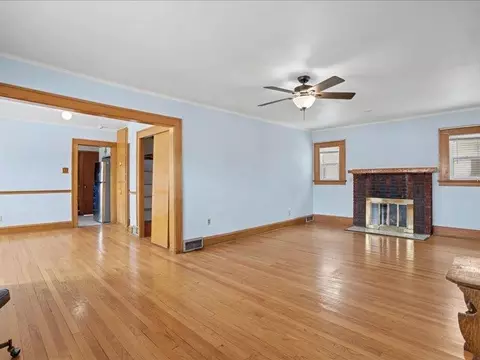 Living - 111 NE 34th St, Cedar Rapids, IA 52402 photo 1 of 4