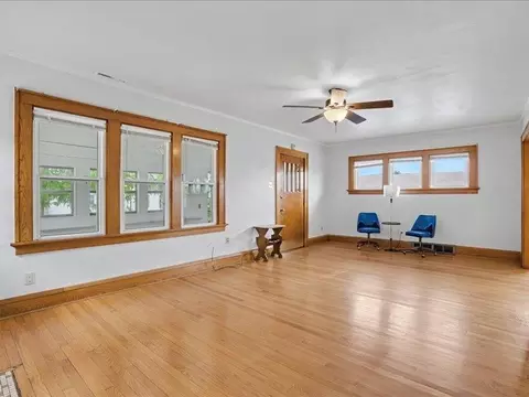 Living - 111 NE 34th St, Cedar Rapids, IA 52402 photo 3 of 4