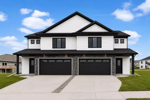 1420 Winterberry Ln, North Liberty, IA 52317