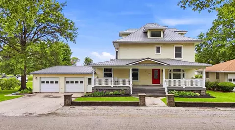 106 N Chesney St, Keota, IA 52248
