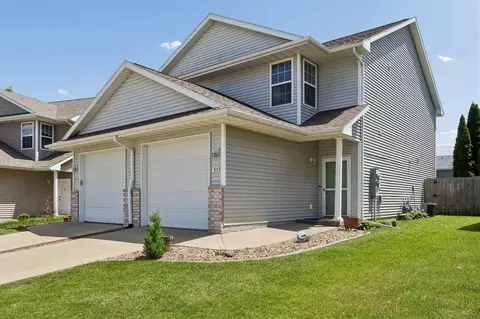 55 Primrose Ct, Iowa City, IA 52240