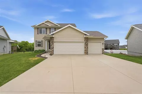 6309 Prairie Sage Dr SW, Cedar Rapids, IA 52404