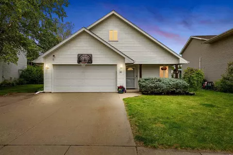 30 Augusta Crt, North Liberty, IA 52317