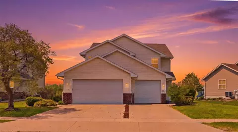53 Thistle Ct, Iowa City, IA 52240