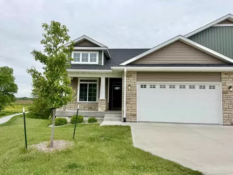 605 Hillside Dr, Tiffin, IA 52340