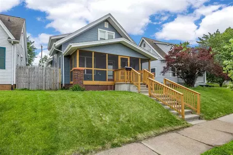 2004 C St SW, Cedar Rapids, IA 52404