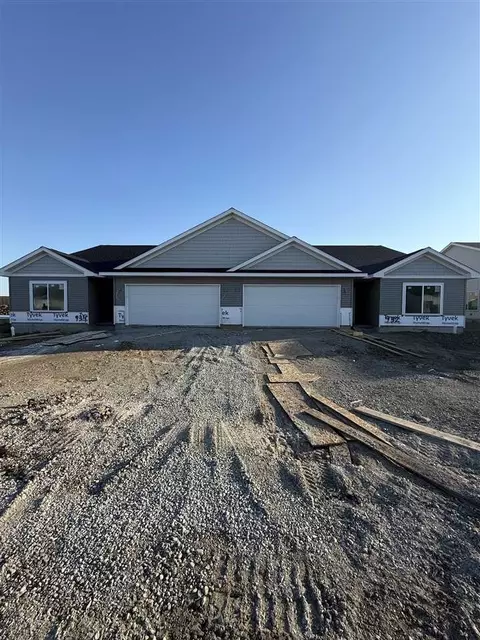 932 Eisenhower Blvd, North Liberty, IA 52317
