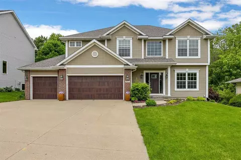 2812 Broken Woods Dr, Coralville, IA 52241