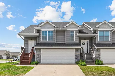 346 Cypress Ct, Solon, IA 52333
