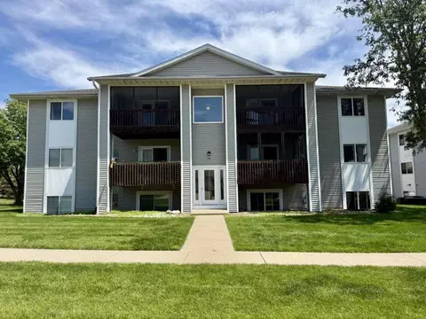 540 Augusta Cir, North Liberty, IA 52317