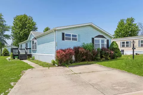 1668 Apache Dr, Marion, IA 52302