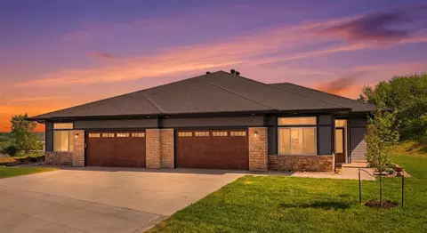 1901 Country Club Dr, Coralville, IA 52241