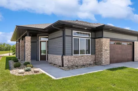 1903 Country Club Dr, Coralville, IA 52241