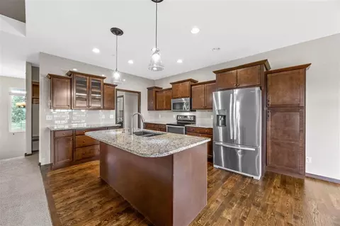 Kitchen - 3025 Ridgeview Dr, Ely, IA 52227 photo 2 of 4