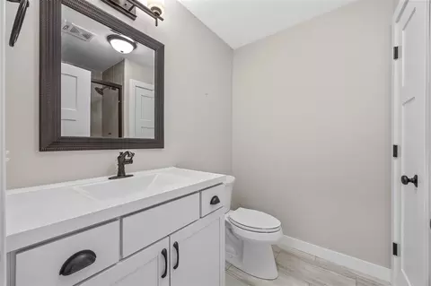 Bath - 3025 Ridgeview Dr, Ely, IA 52227 photo 5 of 5