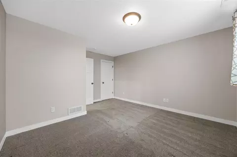 Bedroom - 3025 Ridgeview Dr, Ely, IA 52227 photo 7 of 7