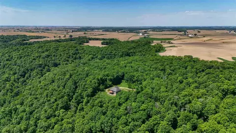 37754 390th St, Guttenberg, IA 52052
