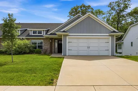 1041 Dubs Dr, Iowa City, IA 52246