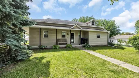 502 W 4th St, Tipton, IA 52772