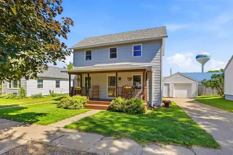 202 W Jayne St, Lone Tree, IA 52755