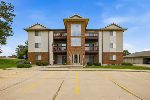 3000 Wilson Ave SW #3, Cedar Rapids, IA 52404
