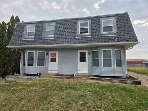 5511 N Linwood Ave, Davenport, IA 52806