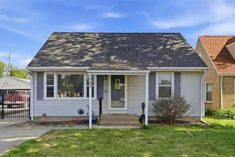 1902 Johnson Ave NW, Cedar Rapids, IA 52405