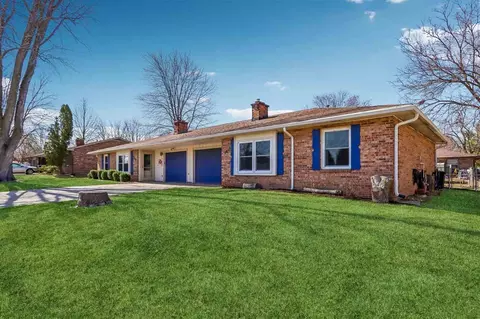 1810 12th Ave, Coralville, IA 52241