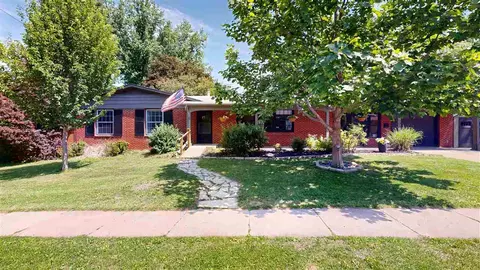 1508 Glendale Rd, Iowa City, IA 52245