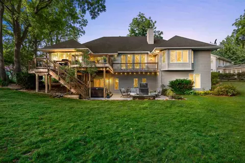 42 Kensington Ct, Iowa City, IA 52245